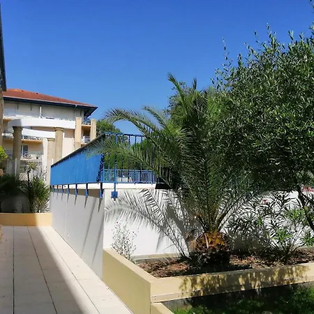 A Avec Piscine Dans Privee Apartment Anglet