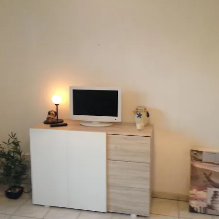 A Avec Piscine Dans Privee Διαμέρισμα