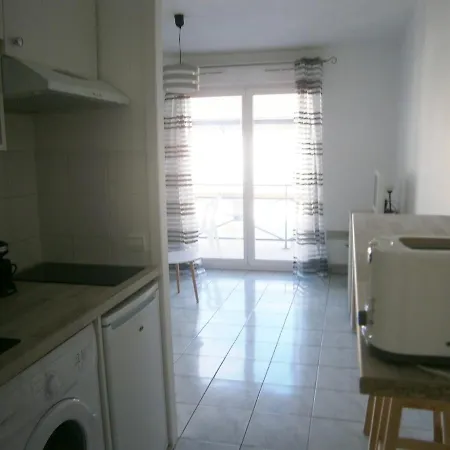 A Avec Piscine Dans Privee Apartment Anglet